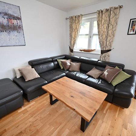 Apartment Nicola - By Four Seasons Apartments カプルーン エクステリア 写真